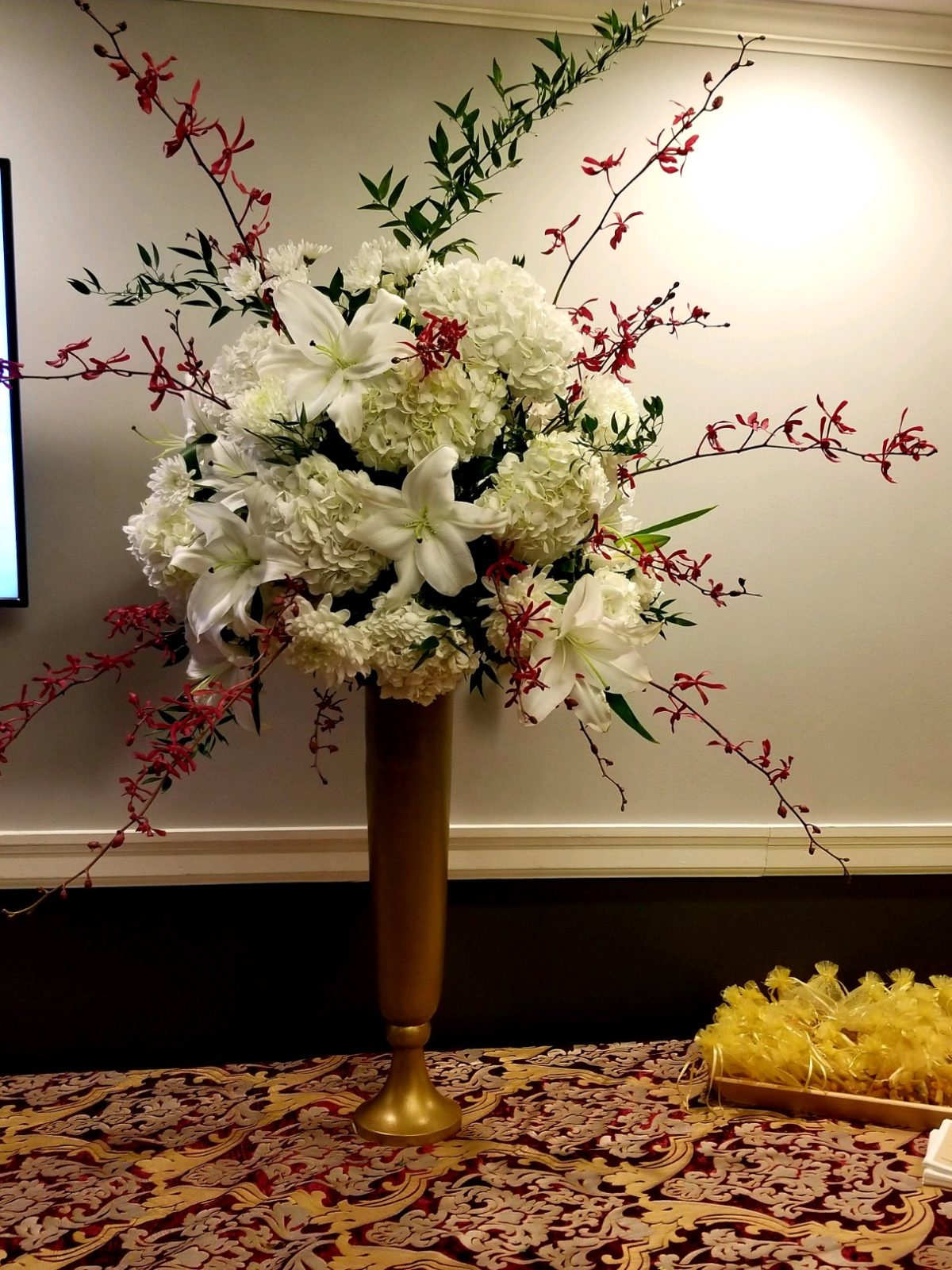 Luxury Banquet Tablescape with Golden Charger Plates