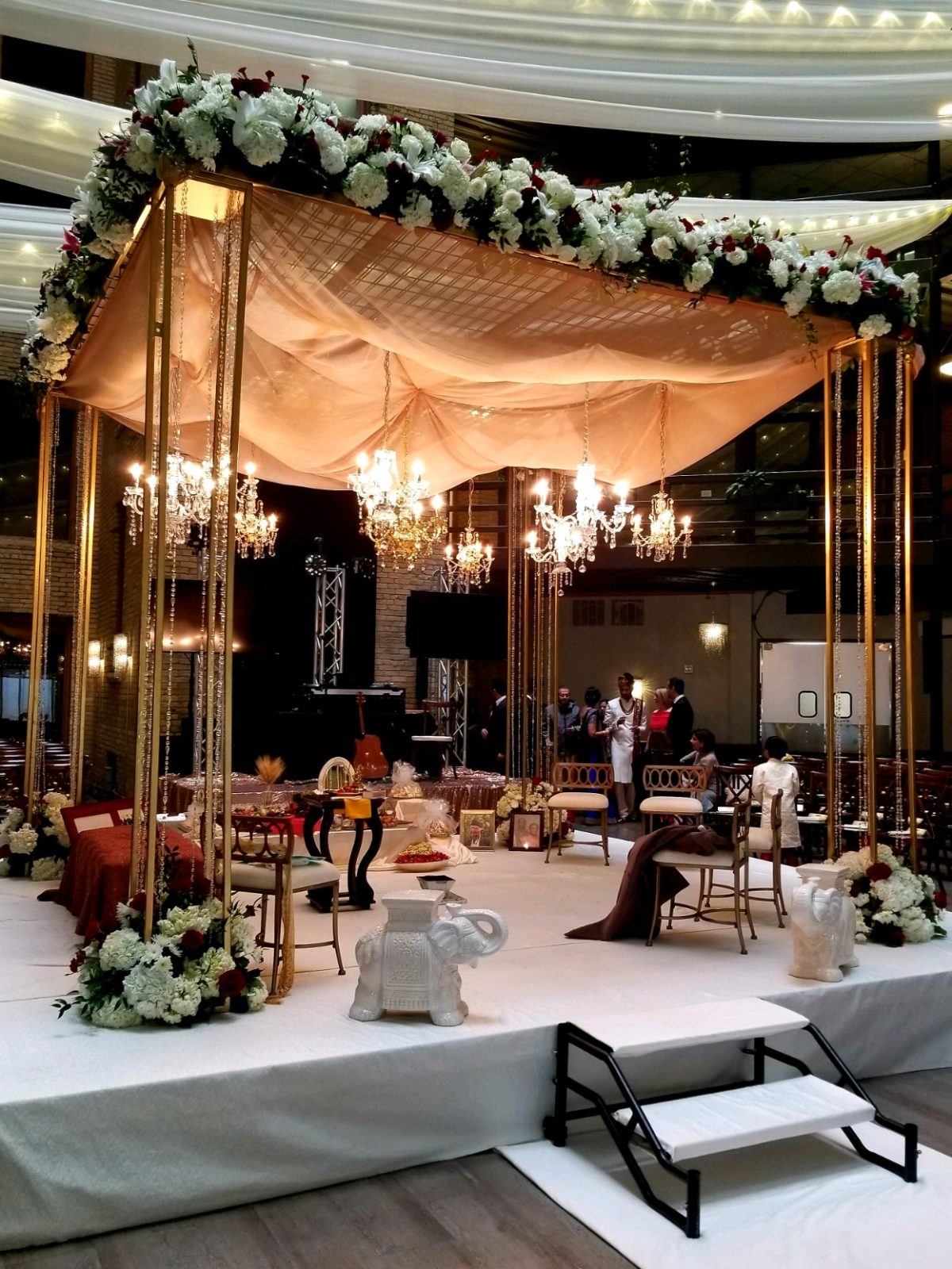 Grand Ballroom Reception Ambient Lighting